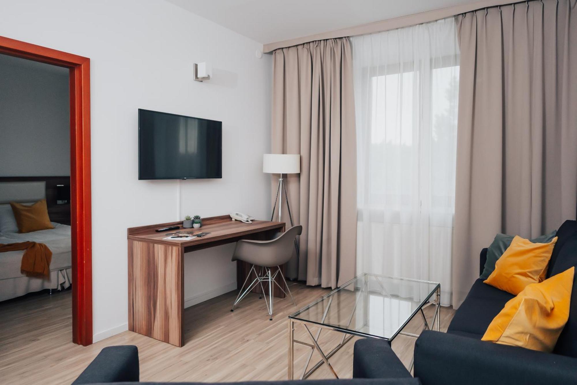 Hotel Sphinx Zabia Wola Экстерьер фото