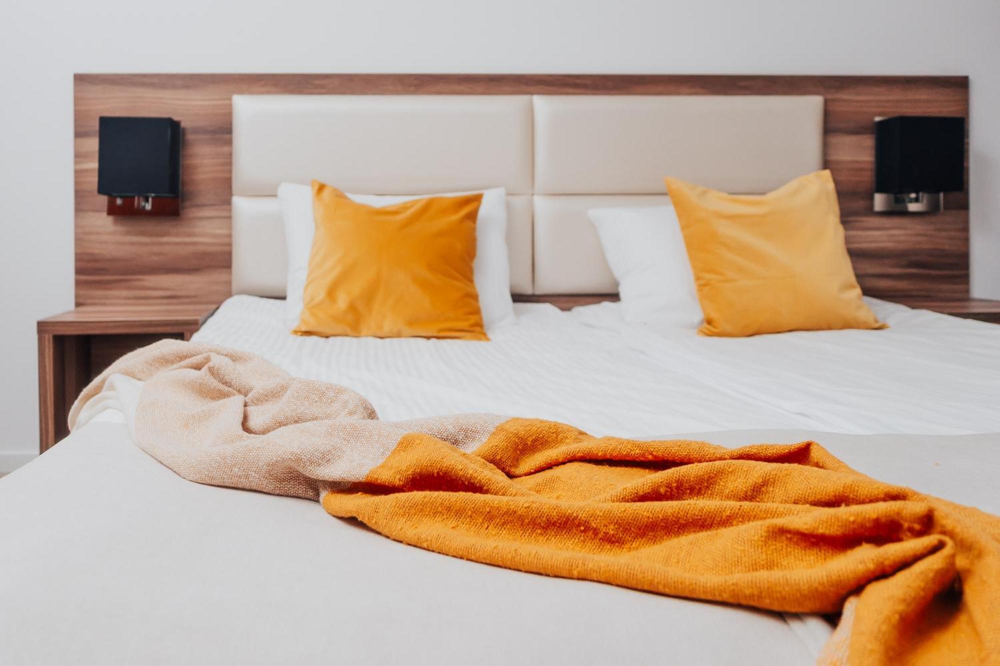 Hotel Sphinx Zabia Wola Экстерьер фото